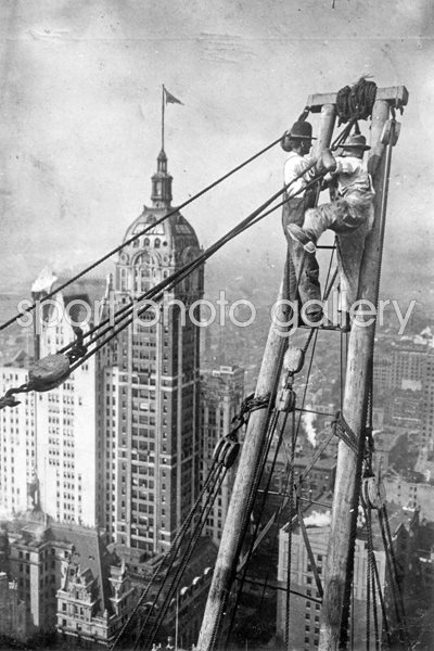 Skyscraper Crew. New York 1920s