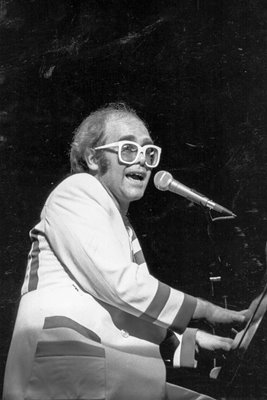 Elton John 1977