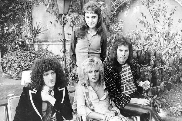 Queen 1976
