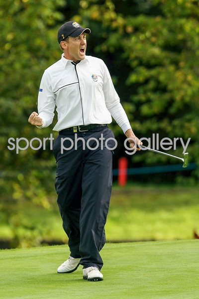 Ian Poulter celebrates - Day 3 Fourballs