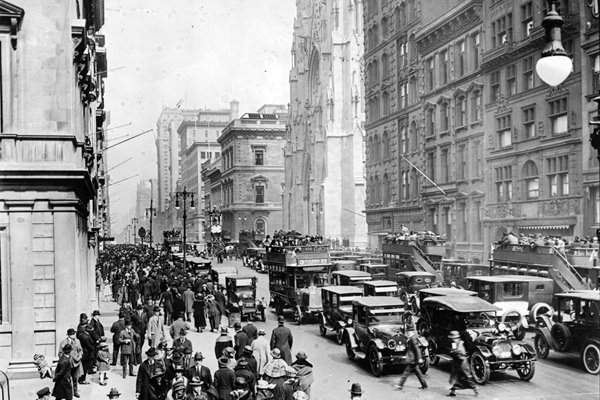 New York Crowds, 1920s