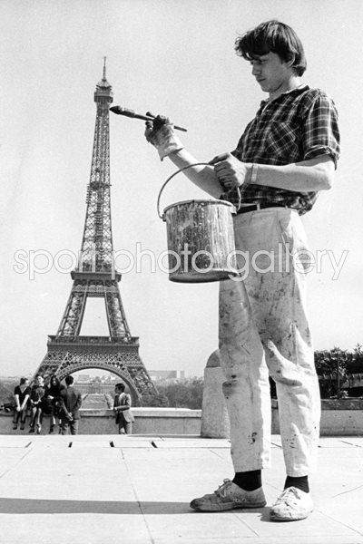 Painting Eiffel Tower