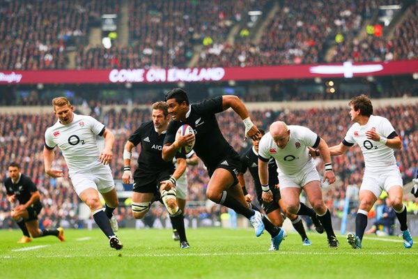 Julian Savea New Zealand scores v England Twickenham 2013