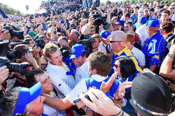 Europe celebrate Victory Moment