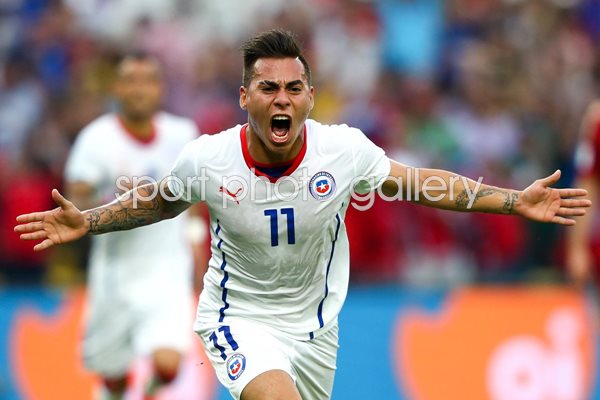  Eduardo Vargas Spain v Chile World Cup 2014