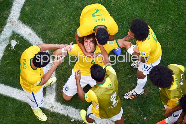 David Luiz Brazil celebrates goal v Chile 2014 World Cup