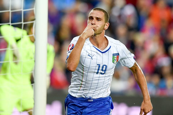 Leonardo Bonucci Italy celebrates v Norway