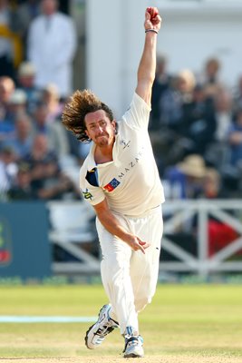  Ryan Sidebottom Bowling Against Nottinghamshire