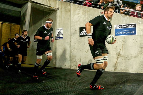 Richie McCaw leads out New Zealand v Springboks Wellington 2014