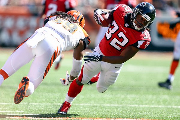 Emmanuel Lamur Bengals hits Jacquizz Rodgers Falcons