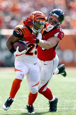 Kroy Biermann Falcons tackles Giovani Bernard Bengals