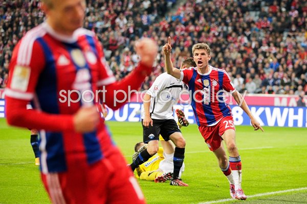Thomas Mueller Bayern Muenchen celebrates