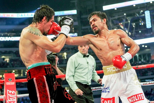 Manny Pacquiao connects v Antonio Margarito