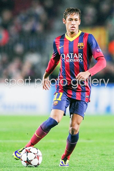 Neymar of FC Barcelona runs with the ball