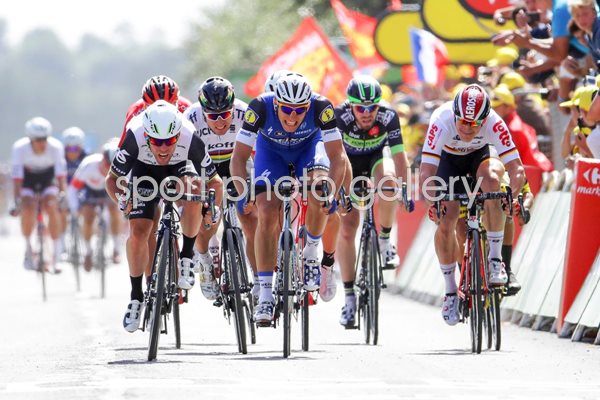 Mark Cavendish wins Stage 1 Tour de France 2016