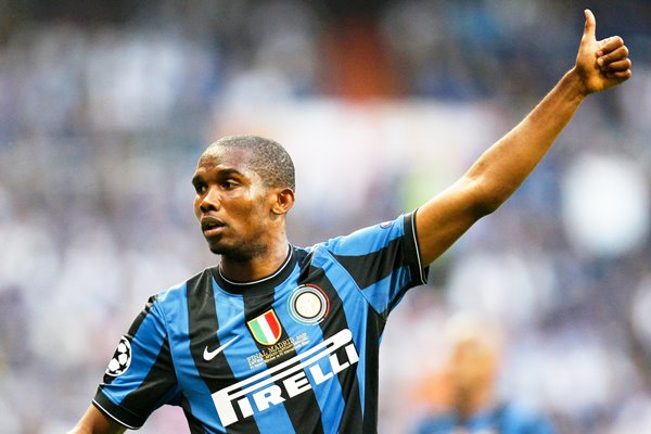 Samuel Eto'o of Inter Milan thumbs up