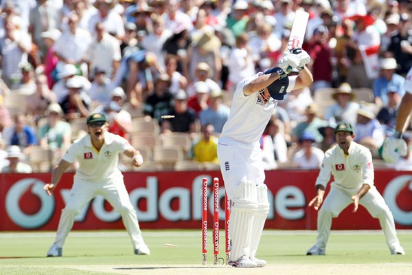 Andrew Strauss bowled - 2nd Test - 2010 Ashes