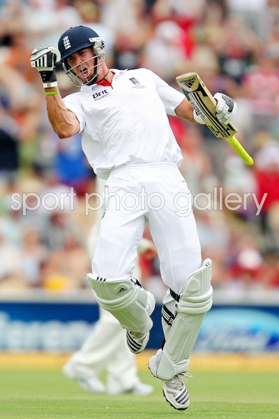 Kevin Pietersen celebrates Century - Adelaide 2010 Ashes