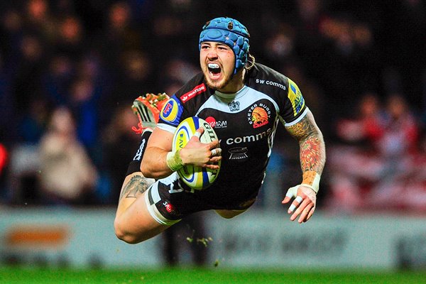 Jack Nowell of Exeter Chiefs dives