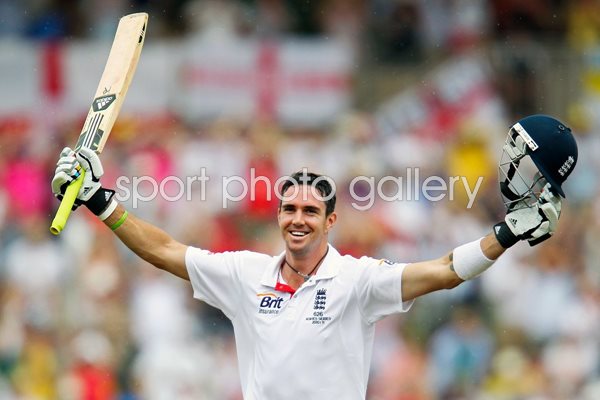 Kevin Pietersen celebrates Adelaide 2010 Ashes
