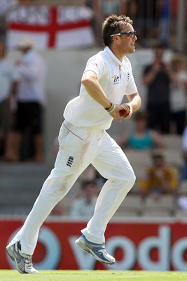 Graeme Swann bowls - Adelaide - 2010 Ashes 