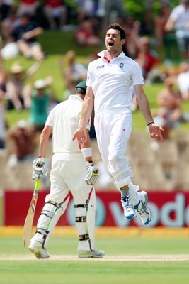 James Anderson celebrates - 2nd Test - 2010 Ashes 