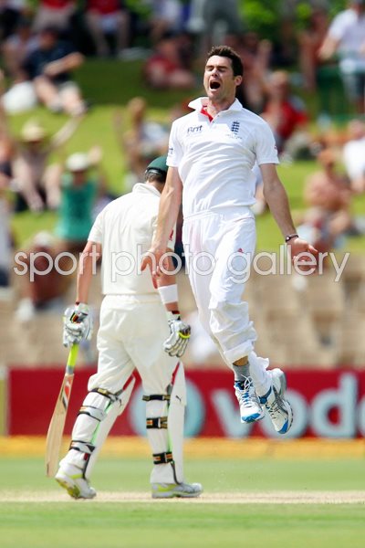 James Anderson celebrates - 2nd Test - 2010 Ashes 