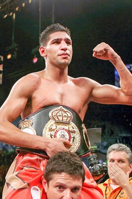 Amir Khan celebrates win v Marcos Maidana