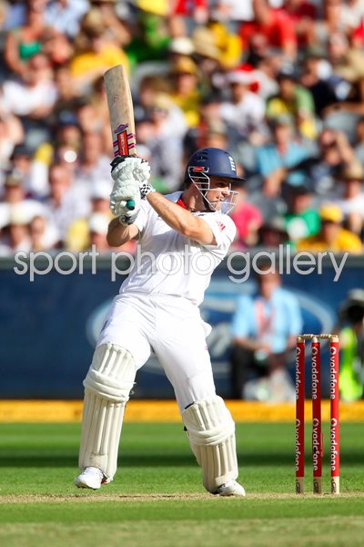 Andrew Strauss action - MCG - 2010 Ashes