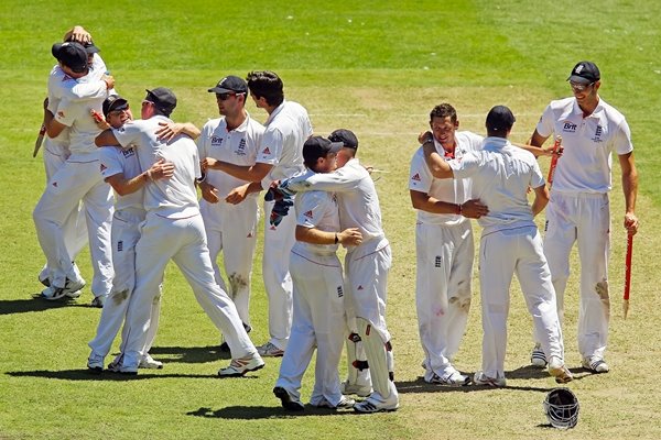 England Retain the Ashes at the MCG