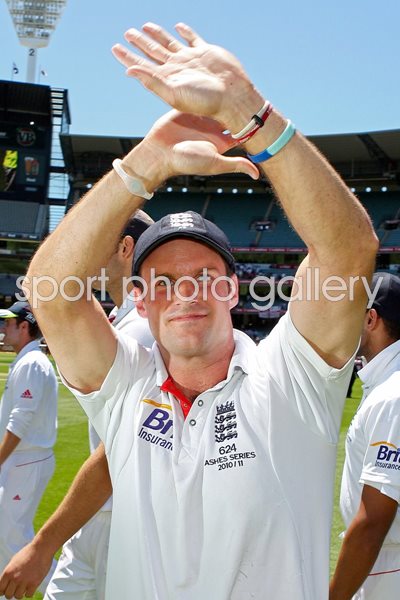 Andrew Strauss thanks Barmy Army - MCG - 2010 Ashes
