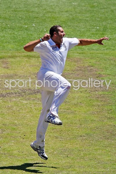 Tim Bresnan Winning Wicket - MCG 2010 Ashes