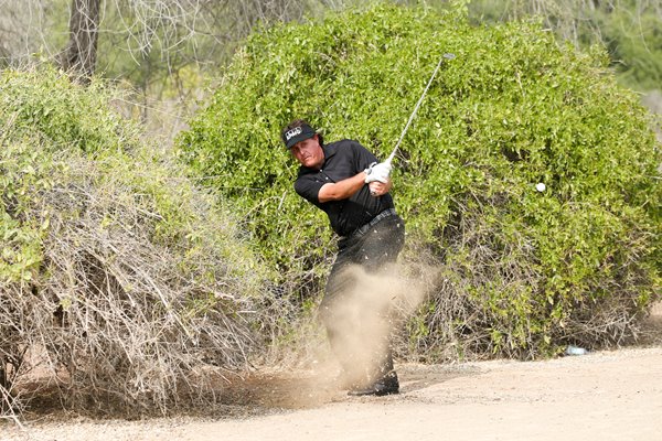 Phil Mickelson in trouble Abu Dhabi Golf Championship 2014