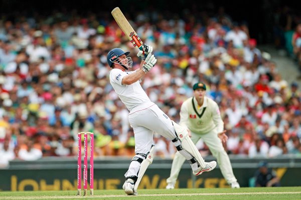 Andrew Strauss hits a 6 at the SCG - 2010 Ashes