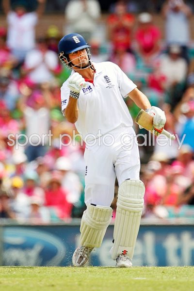 Alastair Cook celebrates 3rd 100 of 2010 Ashes