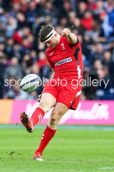 Dan Biggar Wales v Scotland Murrayfield 2015