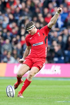 Dan Biggar Wales v Scotland Murrayfield 2015