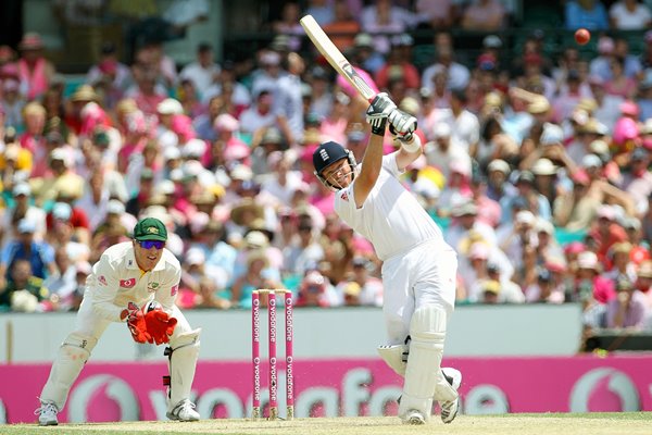 Ian Bell during Sydney 100 - 2010 Ashes