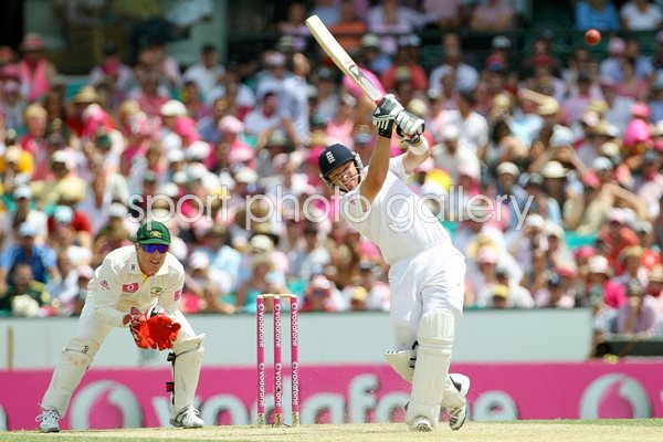 Ian Bell during Sydney 100 - 2010 Ashes