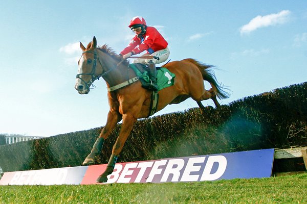 Sire De Grugy Chepstow Races 2015