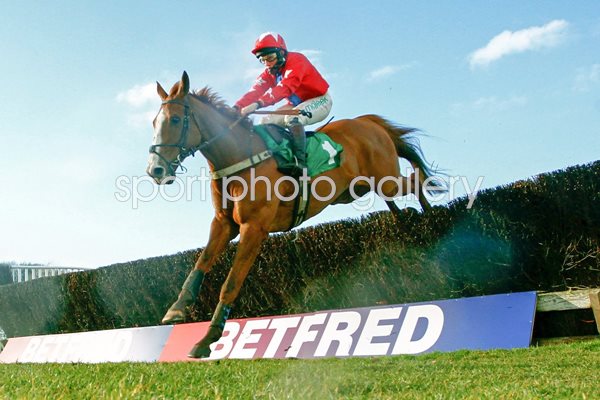 Sire De Grugy Chepstow Races 2015