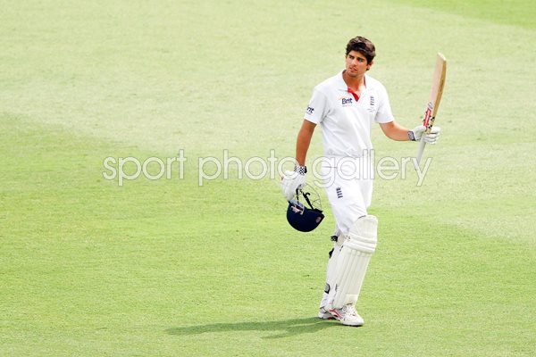 Alastair Cook walks off after 189 at SCG - 2010 Ashes