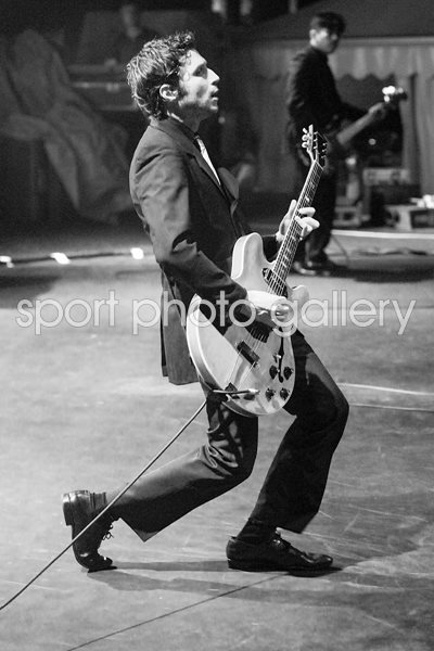 Interpol perform - Daniel Kessler on the guitar